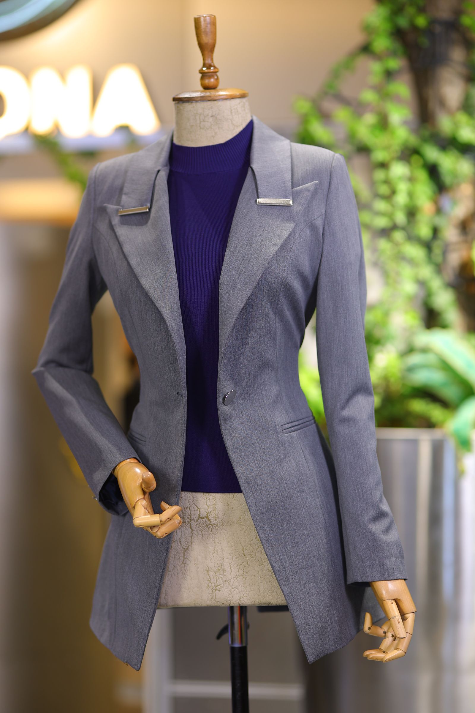 Suit dry cleaning Melaka Raya - business wear